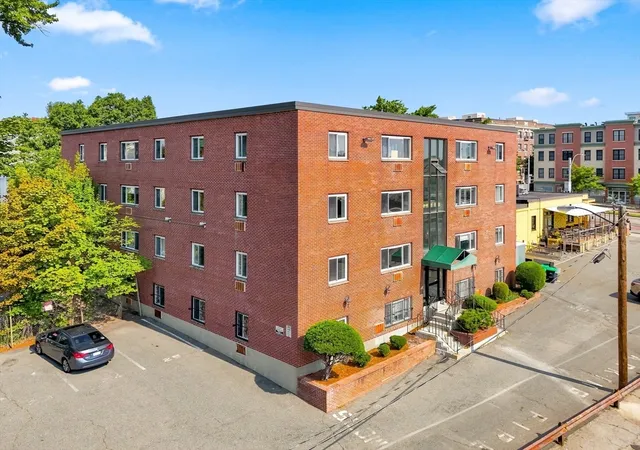 1st image of 326 Broadway #9, Somerville, MA 02145 | MLS# 73563489