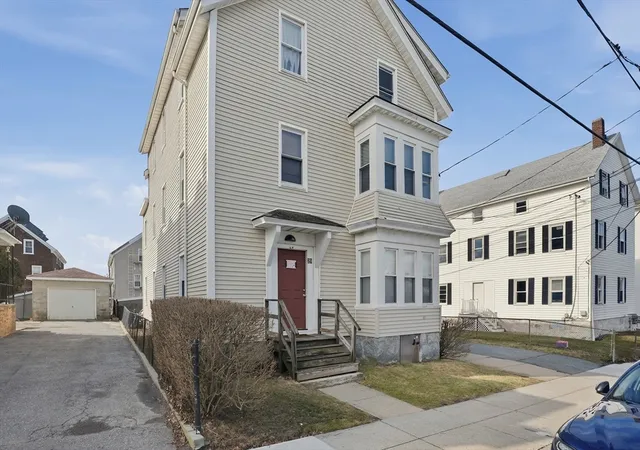 Listing Photo 2 - Condo for sale in building located at 29 Palmer St, Fall River, MA 02724 - Unit #