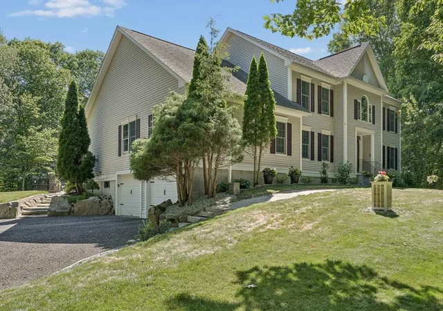 3rd image of 203 Maple St, Douglas, MA 01516 | MLS# 73543628