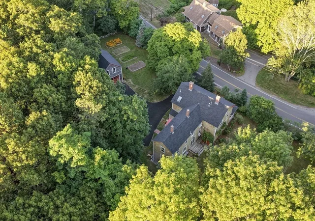 4th image of 1276 County Rd, Cataumet, MA 02534 | MLS# 73556194