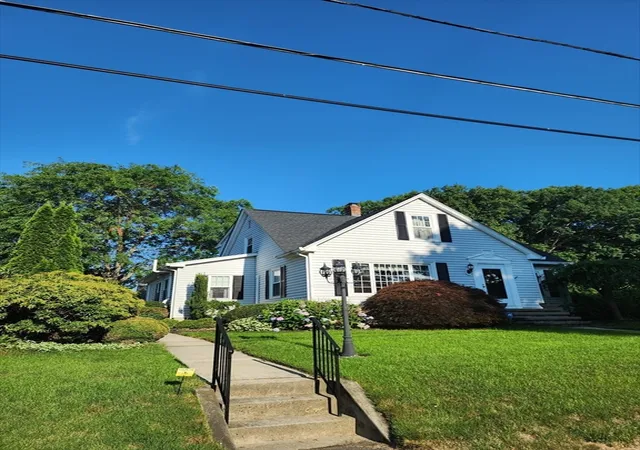 1st image of 39 Everett Ave, Webster, MA 01570 | MLS# 73557842