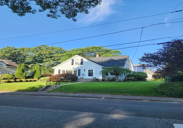3rd image of 39 Everett Ave, Webster, MA 01570 | MLS# 73557842