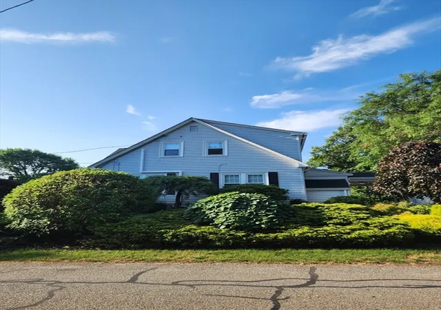 4th image of 39 Everett Ave, Webster, MA 01570 | MLS# 73557842