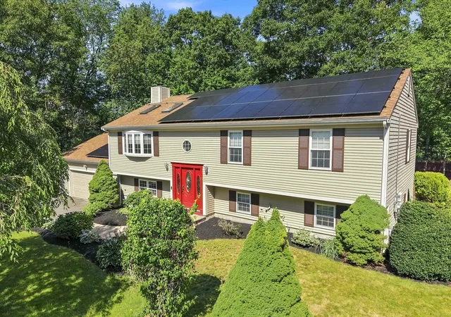Photo 2 of Single family home for sale at 25 Butterfly Trl, North Dartmouth, MA 02747 | MLS# 73559682 | Listing updated on 2026-10-04