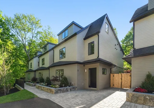 Homes for sale in Newton, MA | 956 Walnut Street #3, Newton, MA 02461 | MLS# 73518138