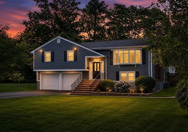 2nd image of 22 Harvest Ln, Hingham, MA 02043 | MLS# 73545468