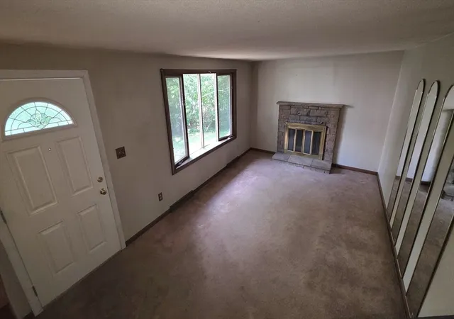 Photo 3 of Single family home for sale at 29 Whitcomb Ter, South Weymouth, MA 02190 | MLS# 73564864 | Listing updated on 2026-09-13