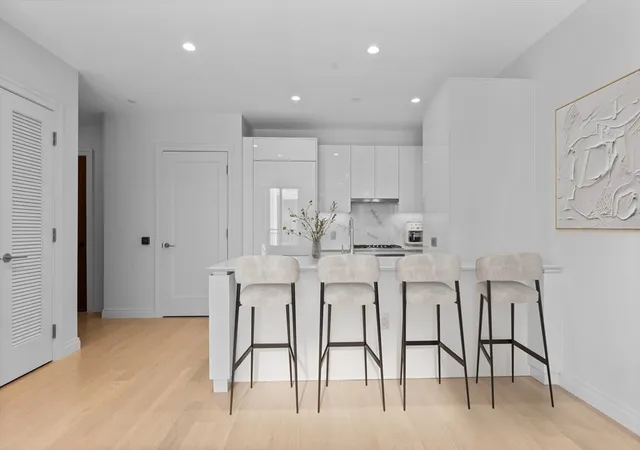 Homes for sale in Boston, MA | 135 Seaport #1807, Boston, MA 02210 | MLS# 73300005