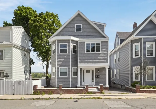 2nd image of 8 Leyden Ave #8, Medford, MA 02155 | MLS# 73567903