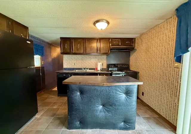 3rd image of 229 Miller St #F4, Ludlow, MA 01056 | MLS# 73560986
