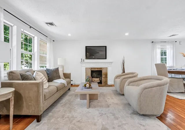 Homes for sale in Stoneham, MA | 46 Windsor Rd, Stoneham, MA 02180 | MLS# 73542152