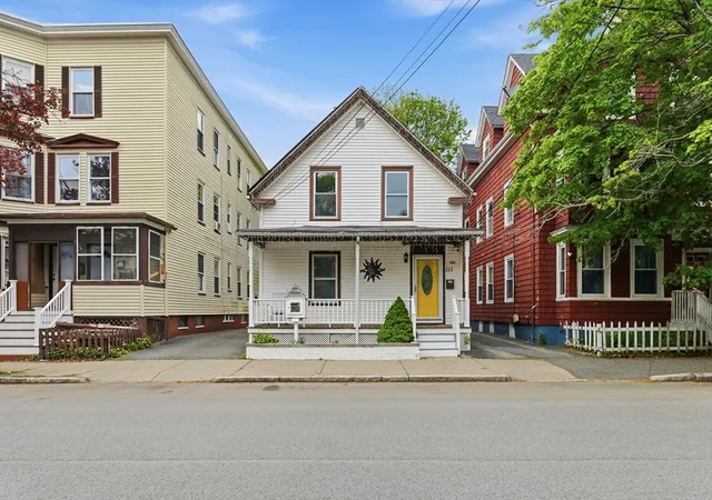 Homes for sale in Lynn, MA | 111 Adams St, Lynn, MA 01902 | MLS# 73517543