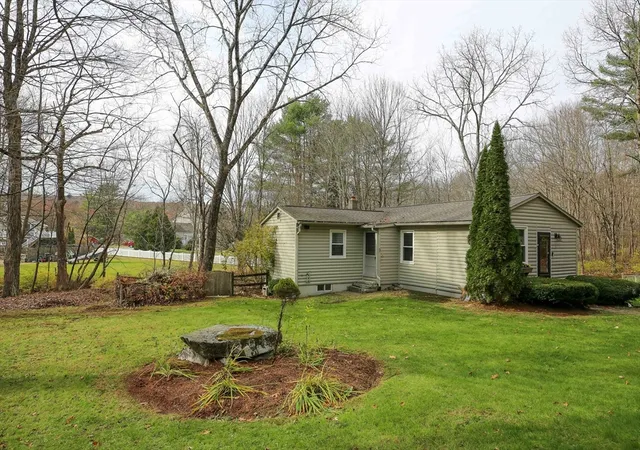 2nd image of 8 Juniper St, West Brookfield, MA 01585 | MLS# 73562599