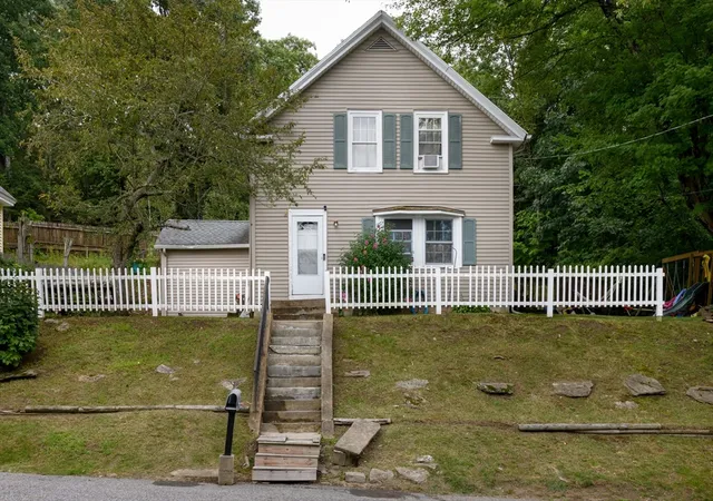 2nd image of 62 Grove St, Spencer, MA 01562 | MLS# 73564776