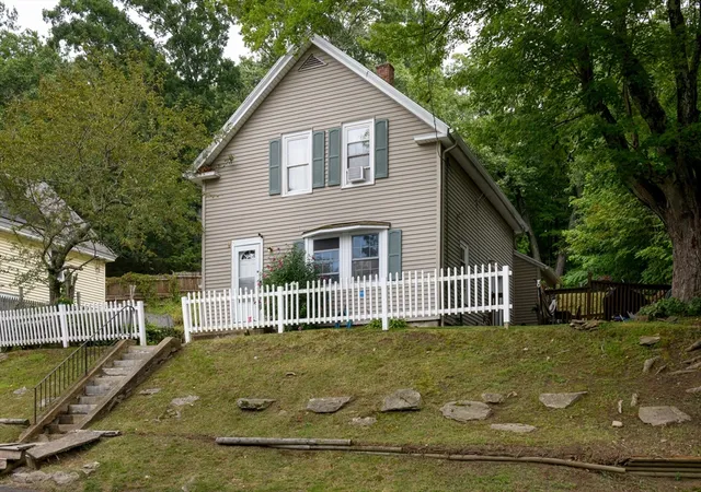 Photo 3 of Single family home for sale at 62 Grove St, Spencer, MA 01562 | MLS# 73564776 | Listing updated on 2026-09-16