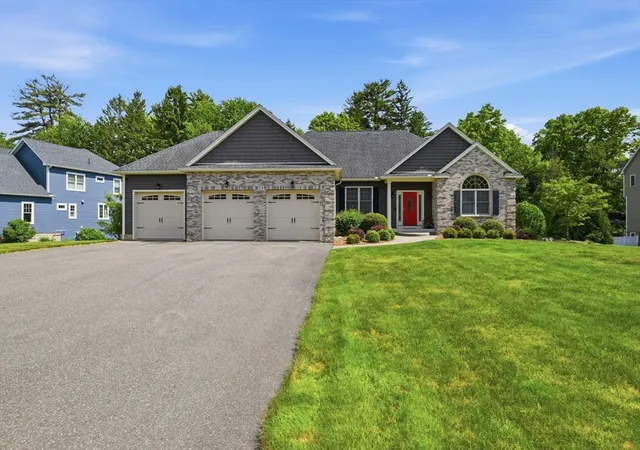 Homes for sale in East Longmeadow, MA | 25 Pondview Dr, East Longmeadow, MA 01028 | MLS# 73528311