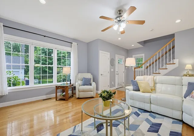 3rd image of 23 Williamsburg Way #23, Medway, MA 02053 | MLS# 73541270