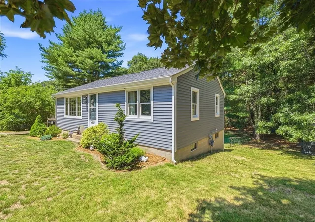 3rd image of 688 Plymouth St, Middleboro, MA 02346 | MLS# 73555583