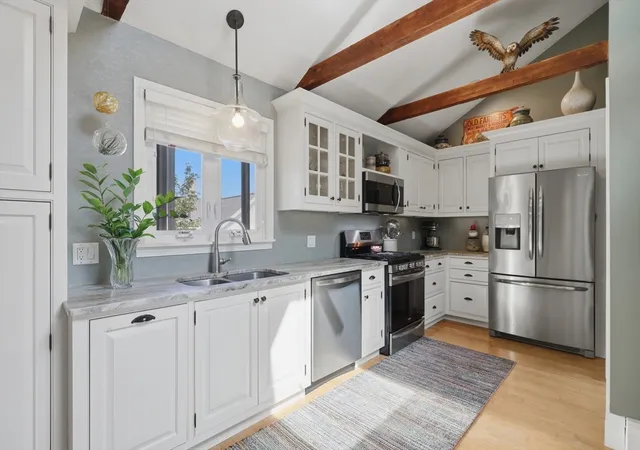 4th image of 10 Spruce St, Danvers, MA 01923