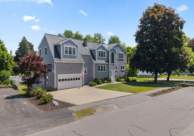 2nd image of 7 Eaton Dr, Hudson, MA 01749 | MLS# 73559889