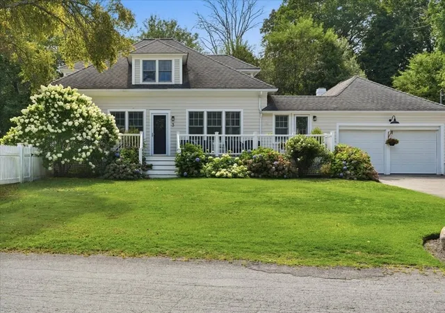 1st image of 3 Gannett Pasture Ln, Scituate, MA 02066 | MLS# 73560410
