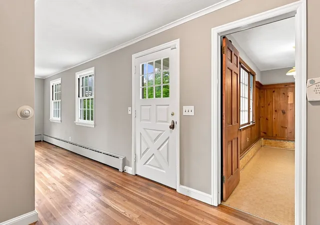 Photo 4 of Sale Pending at 92 Oak Hollow Rd, Springfield, MA 01128 | MLS# 73566789 | Listing updated on 2026-09-29