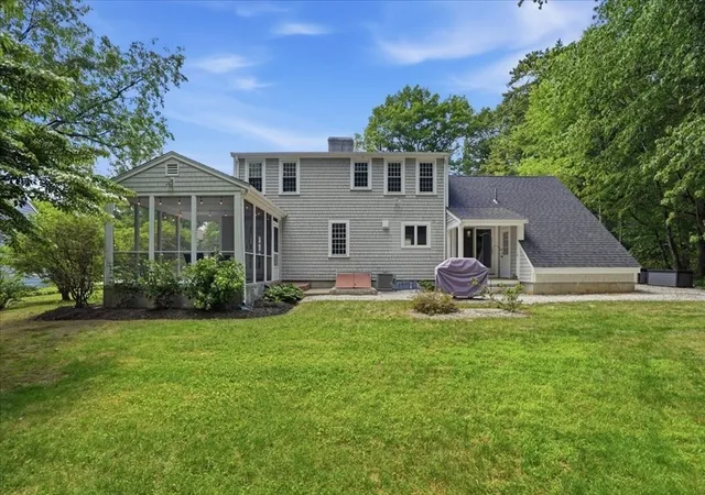 3rd image of 7 Amber Rd, Hingham, MA 02043 | MLS# 73537455