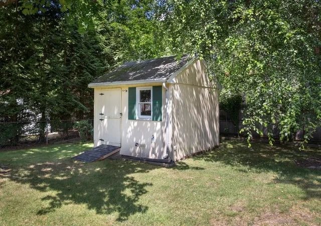 38th image of 4 Southgate Rd, Franklin, MA 02038 | MLS# 73558377