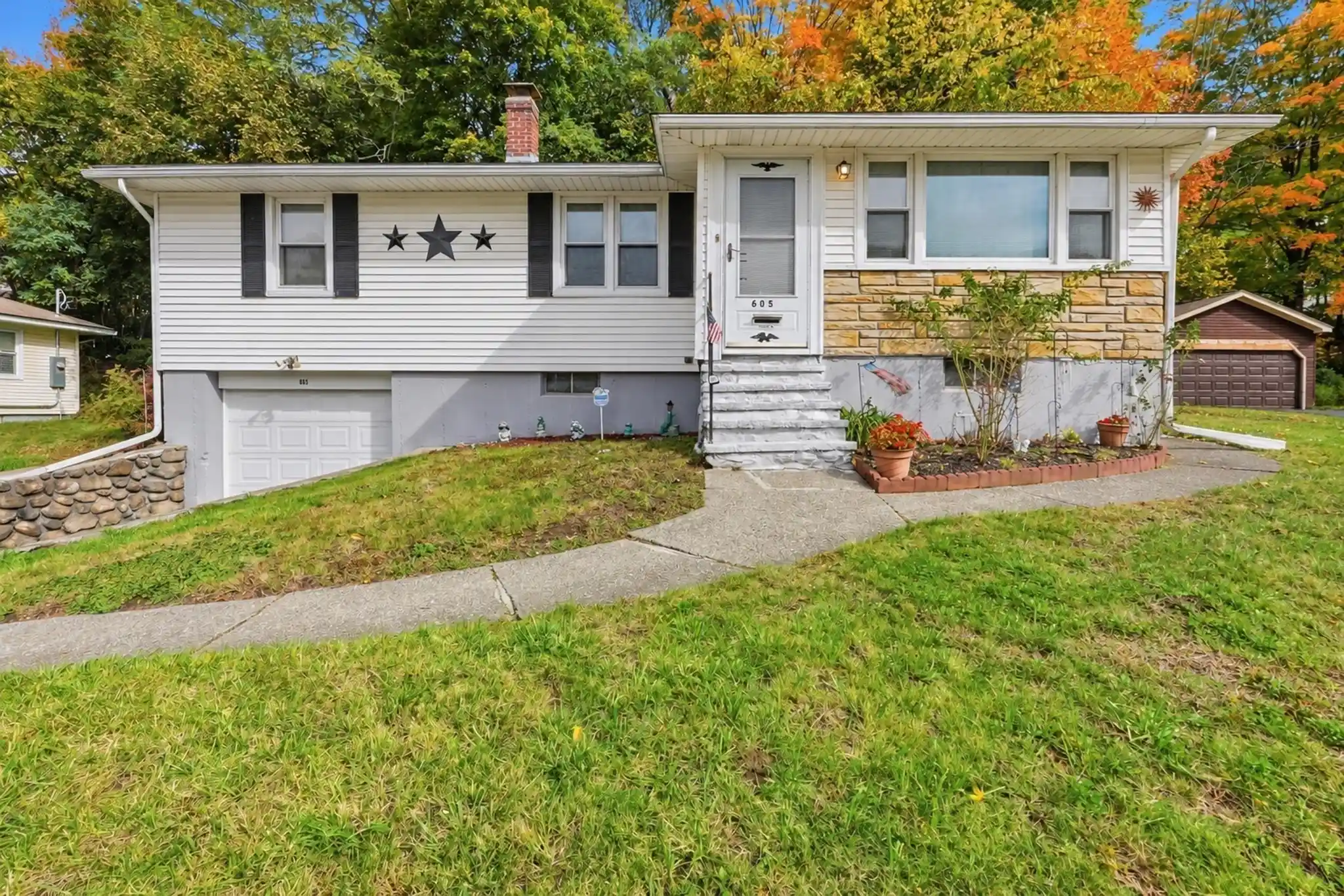 Single family home for sale at 605 Chandler St, Worcester, MA 01602 | MLS# 73593058