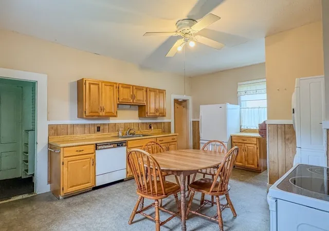 Homes for sale in Reading, MA | 22 Union St, Reading, MA 01867