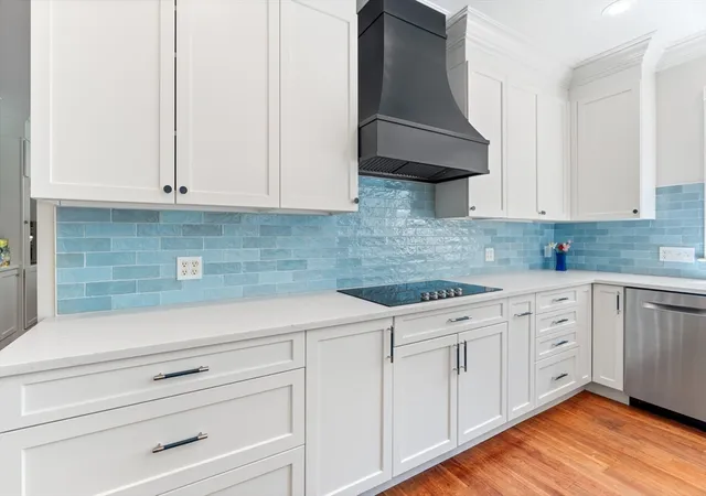 4th image of 26 Woodridge Rd, Dover, MA 02030 | MLS# 73541698