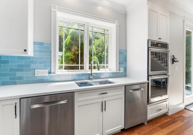 5th image of 26 Woodridge Rd, Dover, MA 02030 | MLS# 73541698