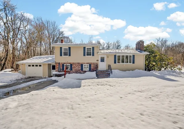 Homes for sale in Rehoboth, MA | 197 Chestnut St, Rehoboth, MA 02769 | MLS# 73517589