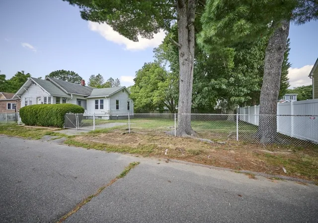 1st image of 15 Moray St, Lynn, MA 01904 | MLS# 73564865