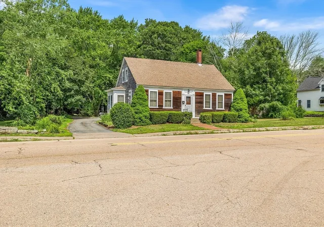 1st image of 1313 Somerset Ave, Taunton, MA 02780 | MLS# 73558551