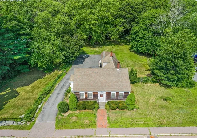 2nd image of 1313 Somerset Ave, Taunton, MA 02780 | MLS# 73558551