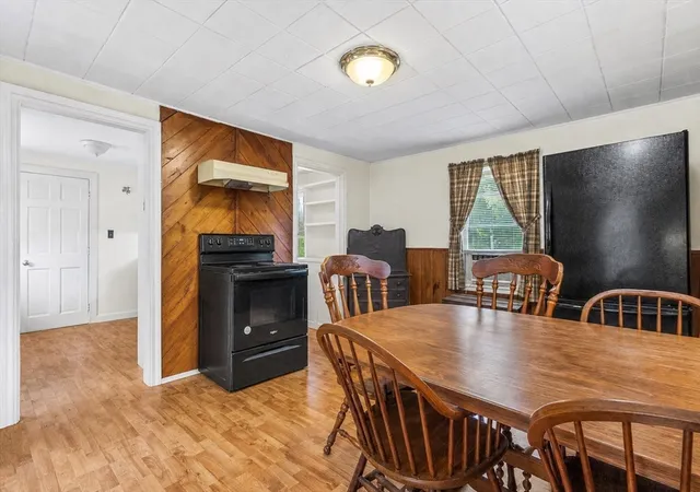5th image of 1313 Somerset Ave, Taunton, MA 02780 | MLS# 73558551