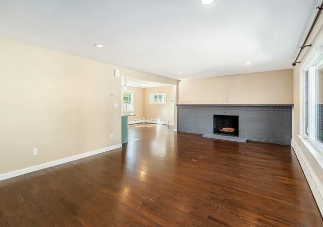 3rd image of 32 Knowlton Street, South Hamilton, MA 01982 | MLS# 73562011