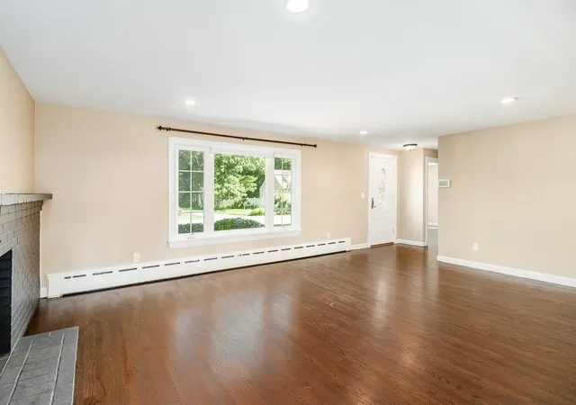 4th image of 32 Knowlton Street, South Hamilton, MA 01982 | MLS# 73562011
