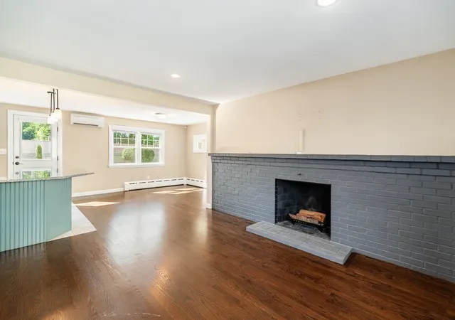 5th image of 32 Knowlton Street, South Hamilton, MA 01982 | MLS# 73562011