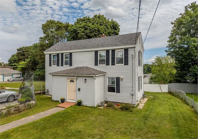 Photo 2 of Single family home for sale at 20 Boutelle St, Fitchburg, MA 01420 | MLS# 73570273 | Listing updated on 2026-09-18