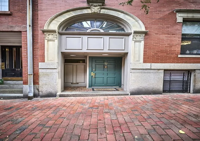 2nd image of 57 W Cedar St, Boston, MA 02114