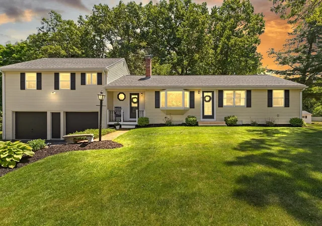 Homes for sale in Westford, MA | 10 Lucille Ave, Westford, MA 01886 | MLS# 73533486