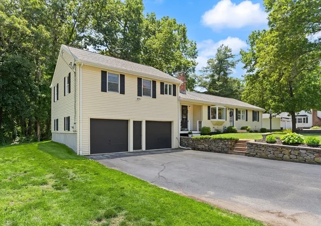 Homes for sale in Westford, MA | 10 Lucille Ave, Westford, MA 01886 | MLS# 73533486
