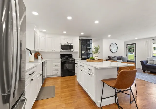 Homes for sale in Westford, MA | 10 Lucille Ave, Westford, MA 01886 | MLS# 73533486