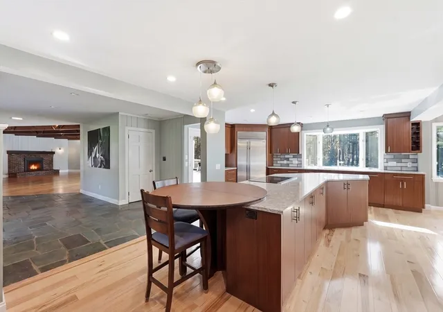 5th image of 8 Hillside Rd, Southbridge, MA 01550 | MLS# 73513688