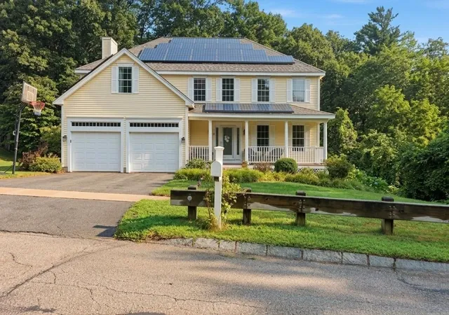 1st image of 21 Olde Taverne Ln, Amesbury, MA 01913 | MLS# 73559176