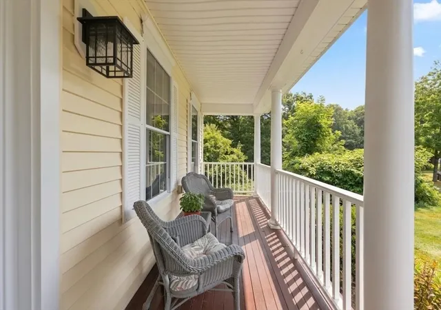 2nd image of 21 Olde Taverne Ln, Amesbury, MA 01913 | MLS# 73559176