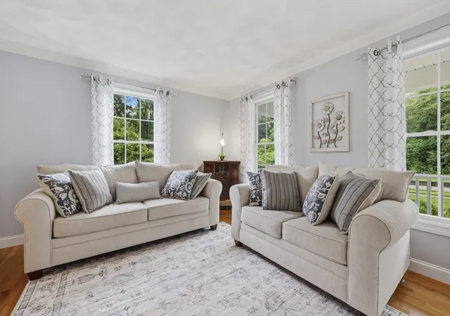 4th image of 21 Olde Taverne Ln, Amesbury, MA 01913 | MLS# 73559176
