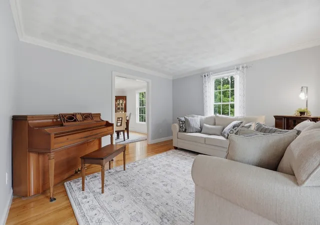 5th image of 21 Olde Taverne Ln, Amesbury, MA 01913 | MLS# 73559176